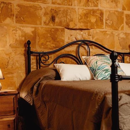 Enchanting 2Bdr Townhouse In Valletta Centre! 외부 사진