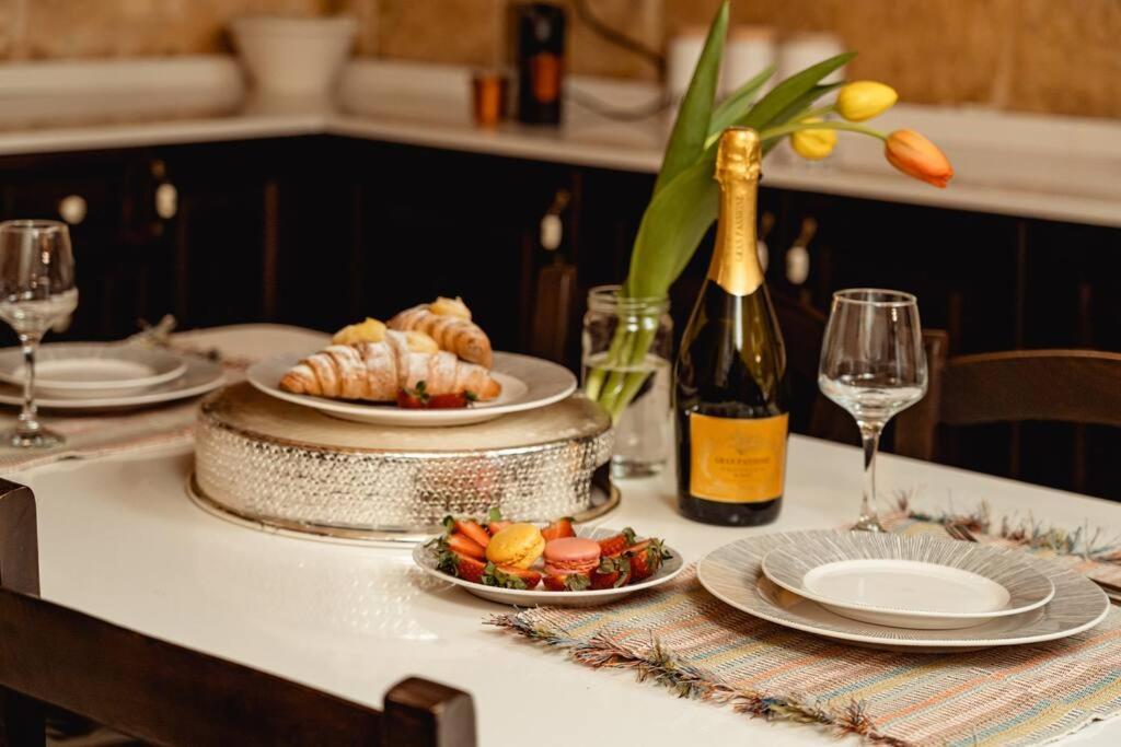 Enchanting 2Bdr Townhouse In Valletta Centre! 외부 사진