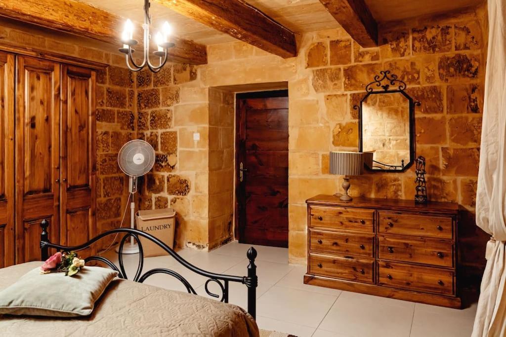 Enchanting 2Bdr Townhouse In Valletta Centre! 외부 사진