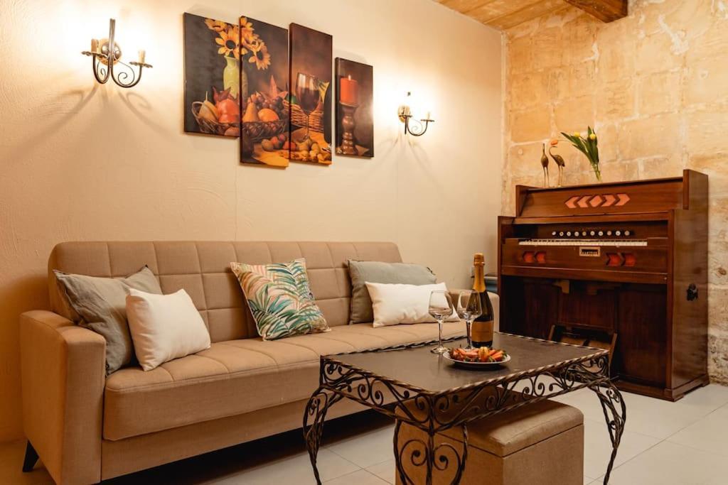 Enchanting 2Bdr Townhouse In Valletta Centre! 외부 사진
