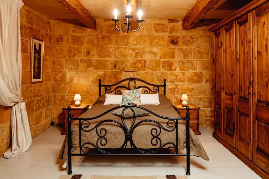 Enchanting 2Bdr Townhouse In Valletta Centre! 외부 사진