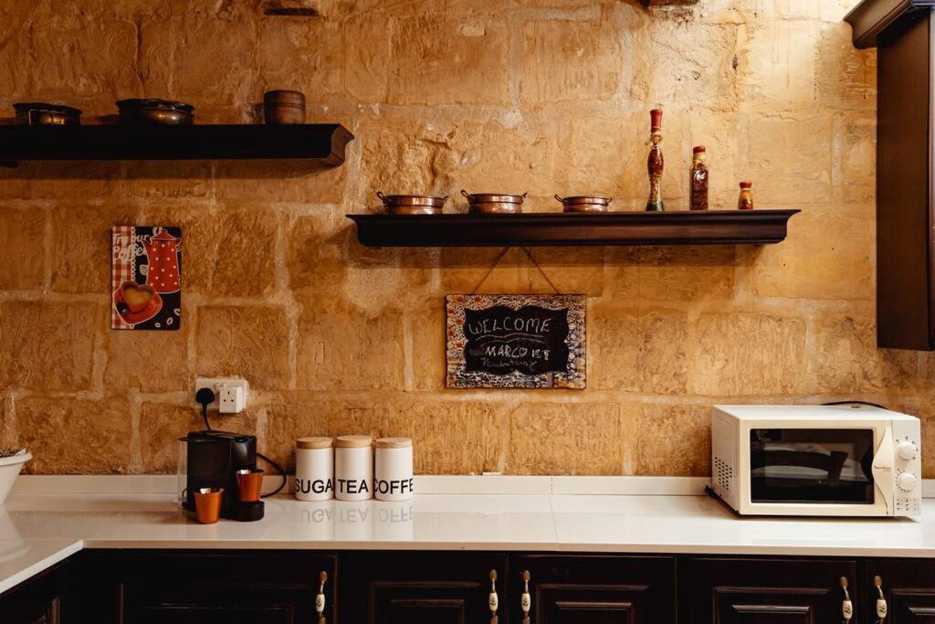 Enchanting 2Bdr Townhouse In Valletta Centre! 외부 사진