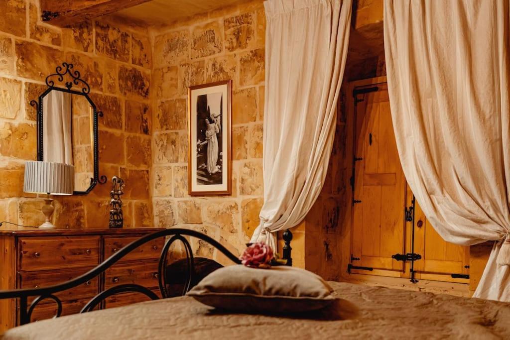 Enchanting 2Bdr Townhouse In Valletta Centre! 외부 사진