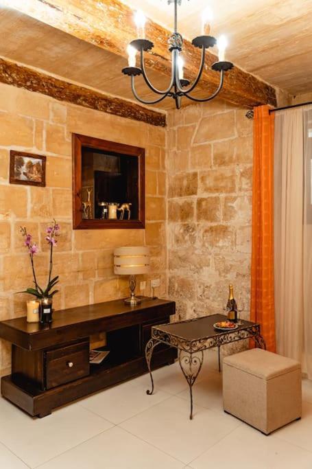 Enchanting 2Bdr Townhouse In Valletta Centre! 외부 사진