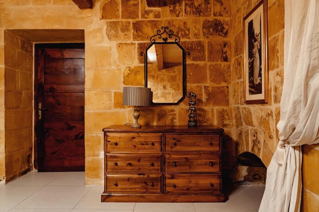 Enchanting 2Bdr Townhouse In Valletta Centre! 외부 사진